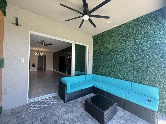 Building Photo - 2074 Brillante Dr