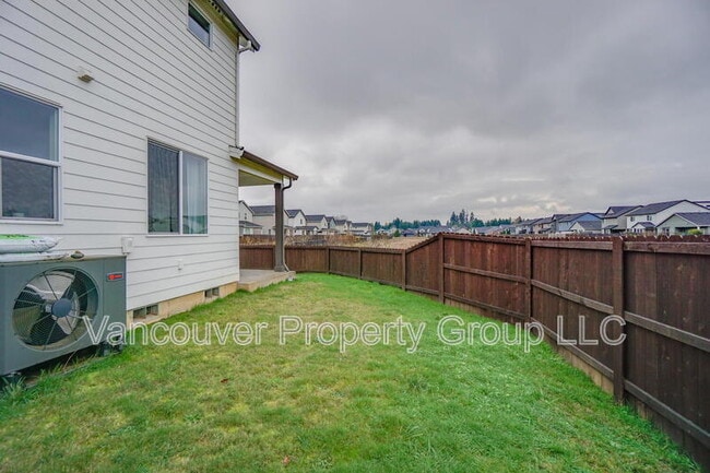 Building Photo - 11025 NE 137th Ave