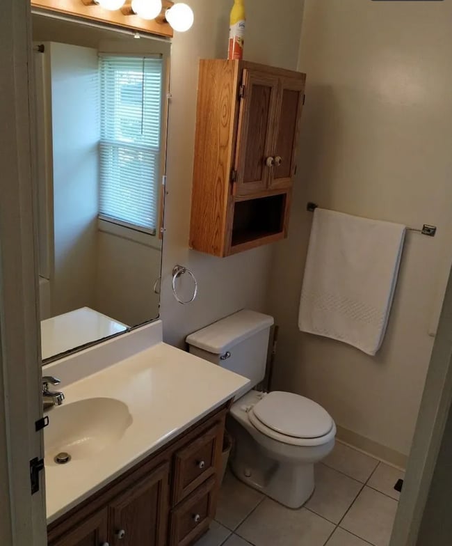 Building Photo - 1140 E Dayton St