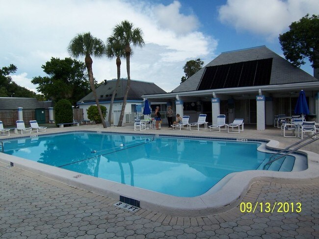 Building Photo - Gardens of Beacon Square - 55 Community