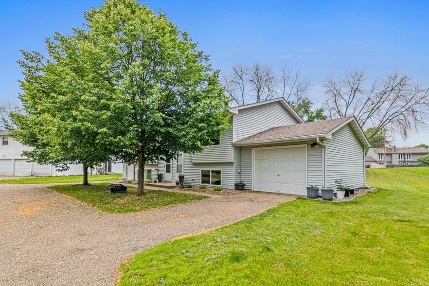 Primary Photo - 3808 Lodestone Ln
