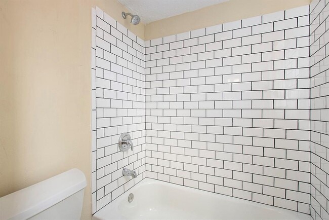 Building Photo - 5026 Spring Forest Dr