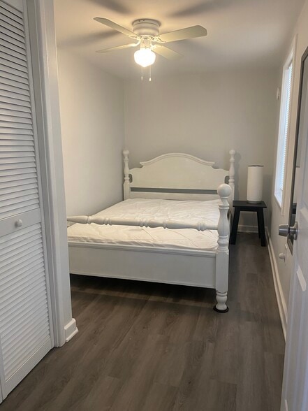 Building Photo - 516 36th Ave N