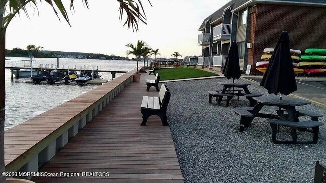 Building Photo - 1382 Ocean Ave