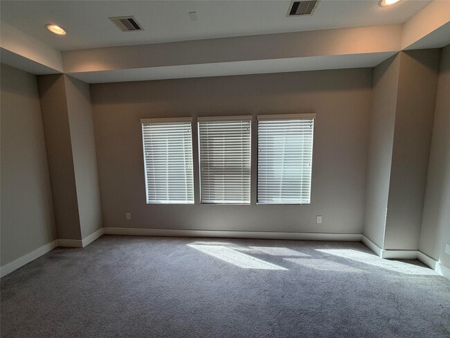 Building Photo - 10806 Warwana Rd