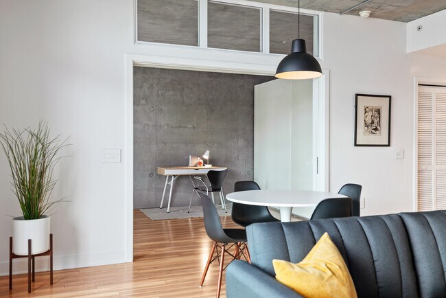 Building Photo - 1080 Park Blvd