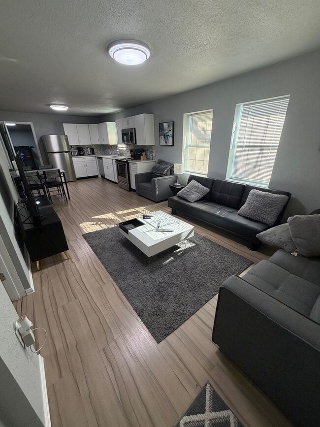 Building Photo - Come check out this fully furnished (even the dishes are here!) home right off Historic Route 66