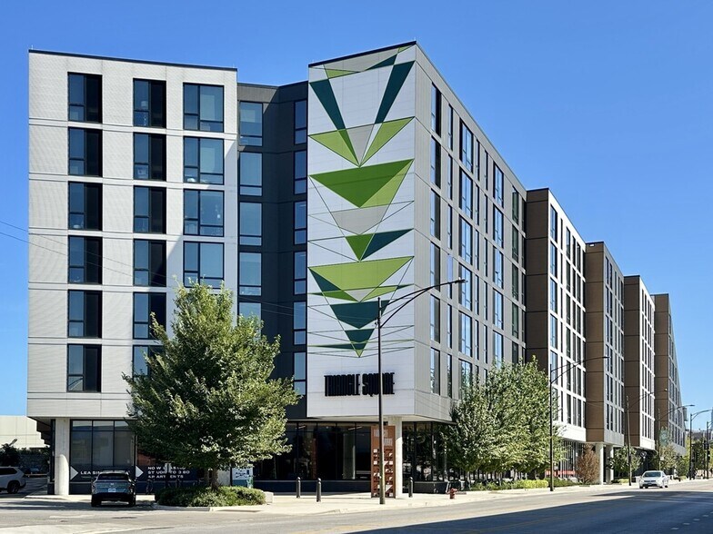 Primary Photo - 2155 N Elston Ave