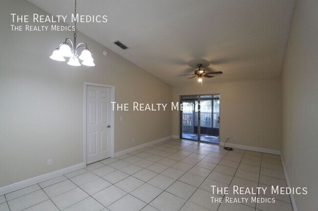 Building Photo - 7761 Country Pl