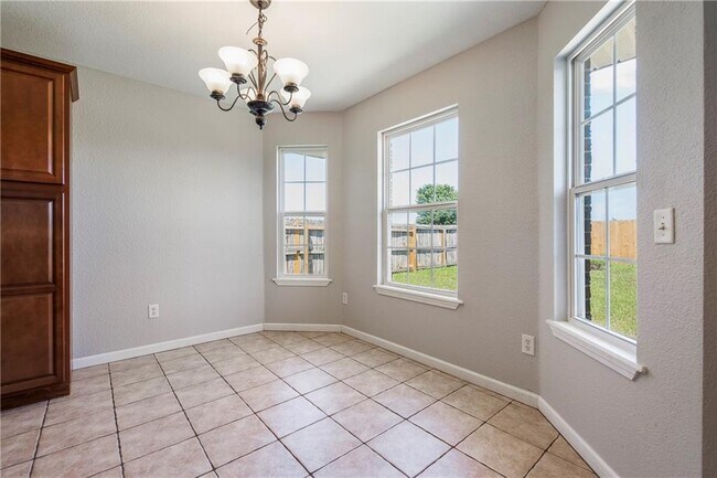 Building Photo - 520 Dewberry Ln
