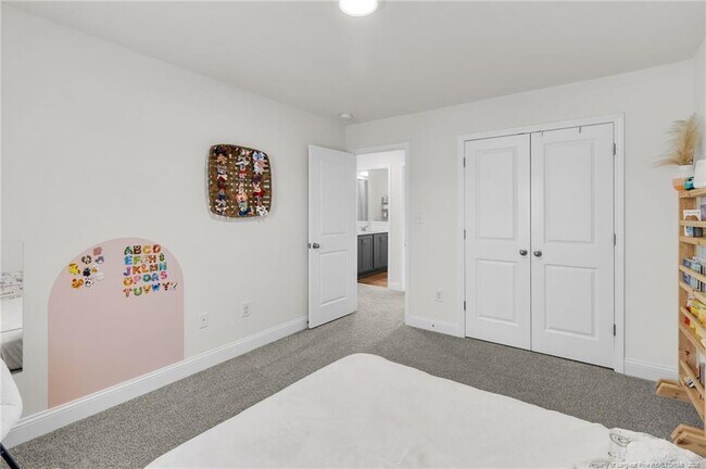 Building Photo - 173 London Dr