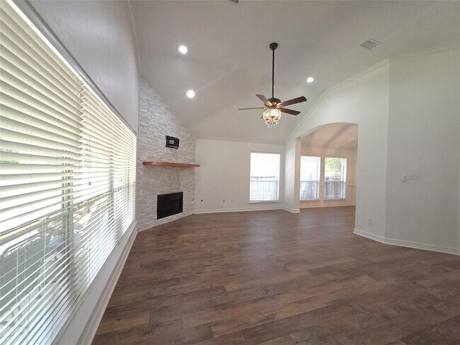 Building Photo - 126 S Millport Cir