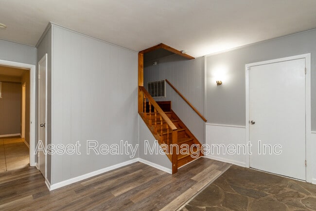 Building Photo - 630 Colonial Dr