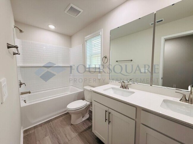 Building Photo - Modern 4-Bed / 2.5-Bath Single-Family Home with Loft, Gas Fireplace & 2-Car Garage – Near Downtow...