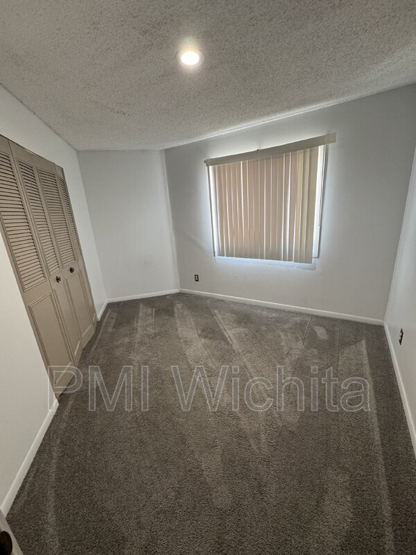 Building Photo - 3501 W 21st St N