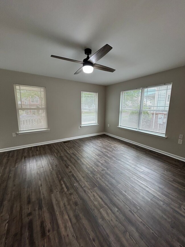 Building Photo - 3 Bed | Bonus Room | 2.5 Bath | Detached C...