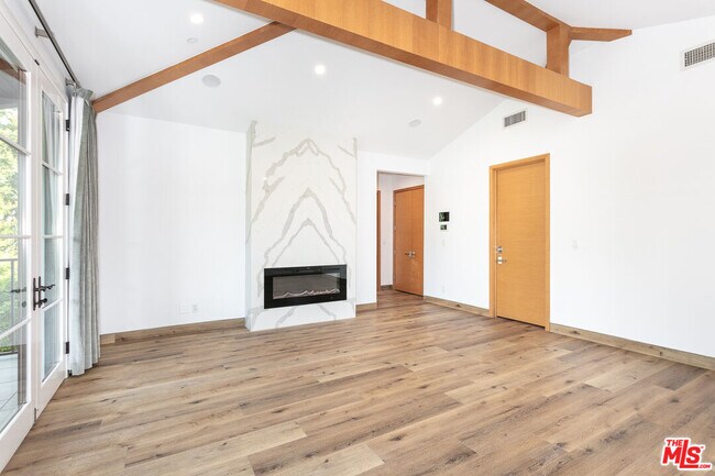 Building Photo - 142 N Hamel Dr