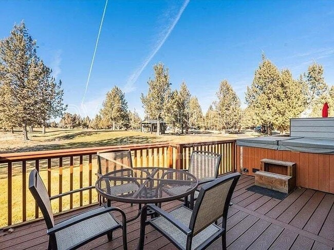 Building Photo - 1140 Golden Pheasant Dr