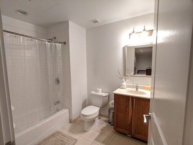 Building Photo - 5 Emerson Pl