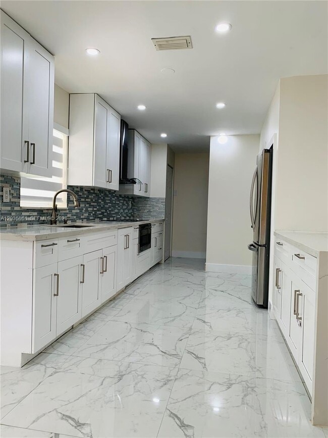 Building Photo - 17010 NW 53rd Ave