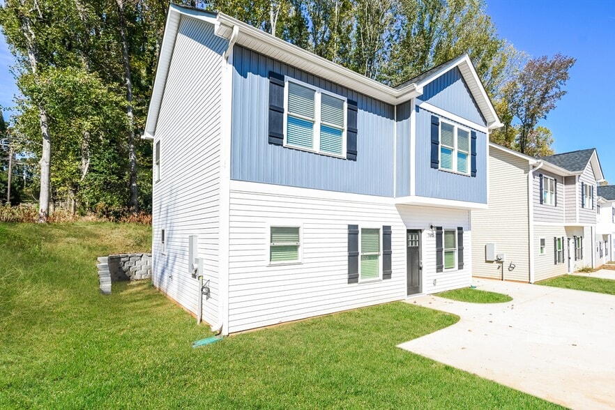 Building Photo - 7015 Plott Rd