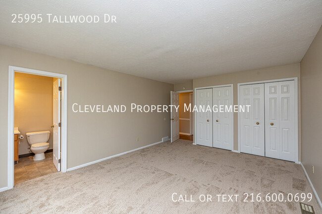 Building Photo - 25995 Tallwood Dr