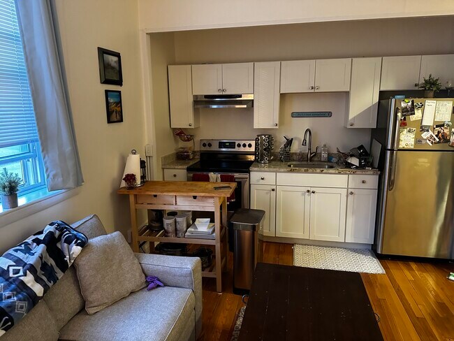 Building Photo - 202 St Paul St