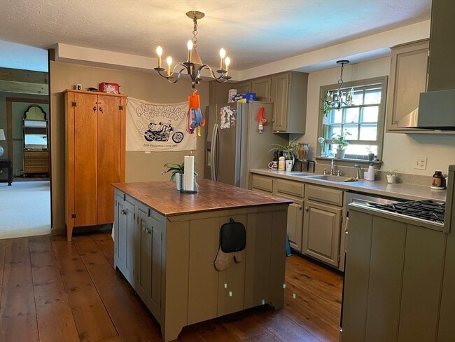 Building Photo - 4 Chestnut St