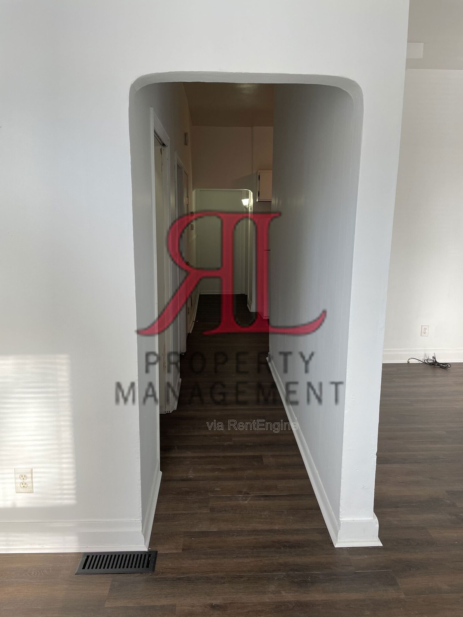 Building Photo - 346 Stewart Ave