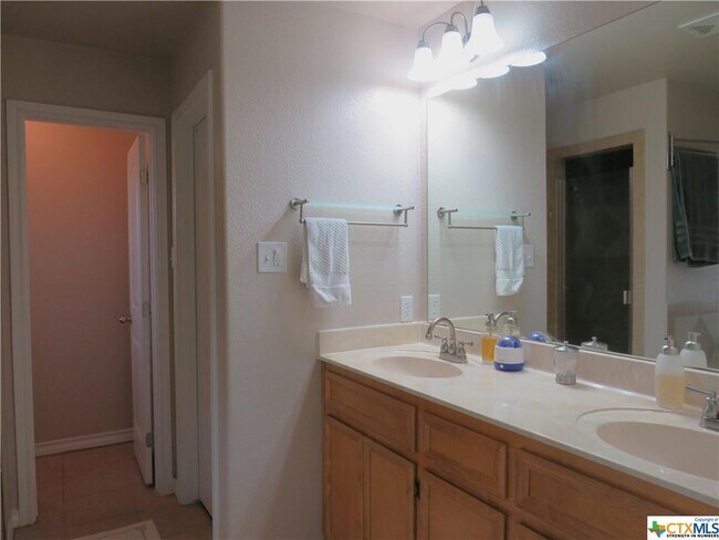 Building Photo - 4705 Bear River Trl