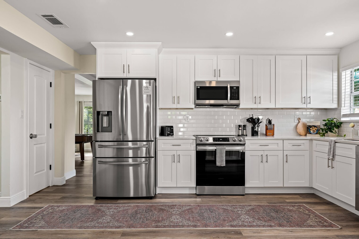 Building Photo - 12833 Poinsettia Ave