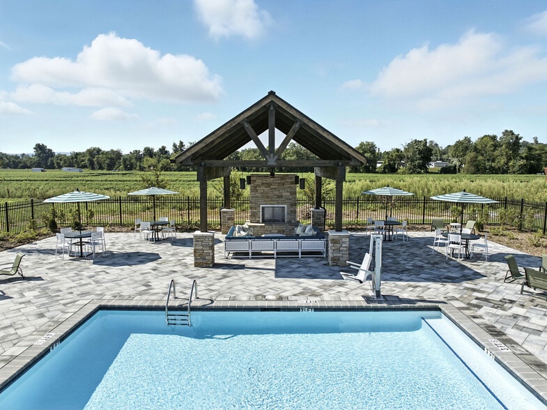 Building Photo - Artisan Living Mills River