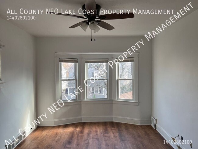 Building Photo - 2118 Dowd-#2 Up