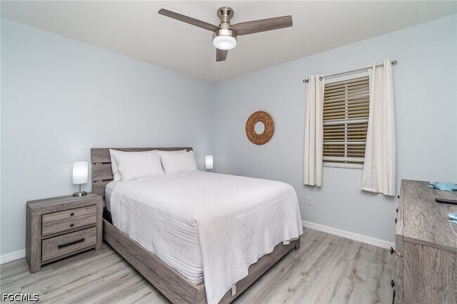 Building Photo - 1781 Four Mile Cove Pkwy