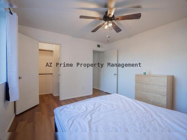 Building Photo - 5135 N 10th St