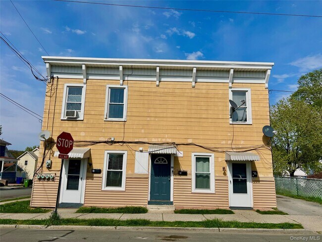 Building Photo - 30 Knapp Ave