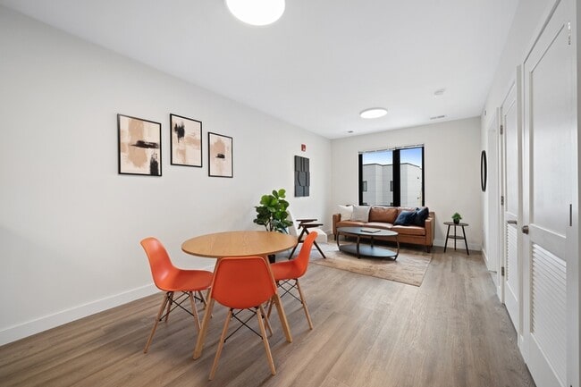 Building Photo - 72 S Essex Ave