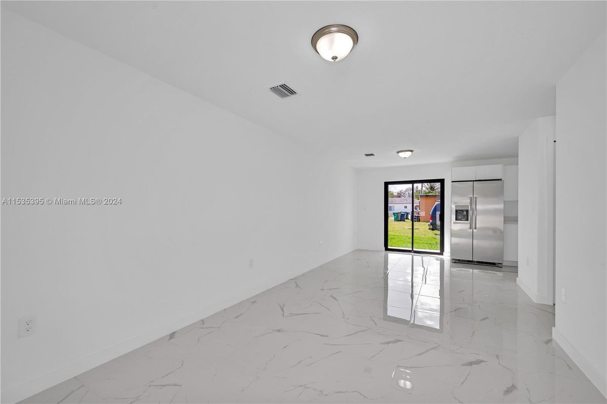 Building Photo - 22300 SW 117th Ave