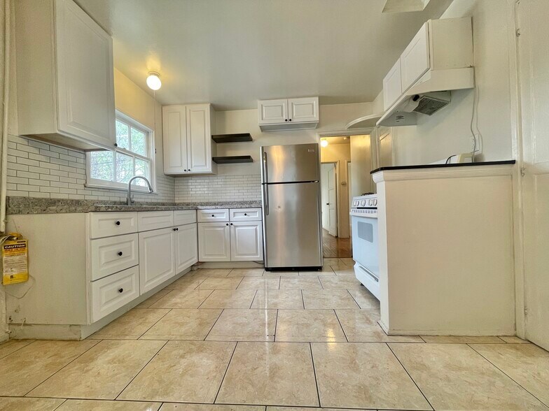 Building Photo - 5435 Colfax Ave