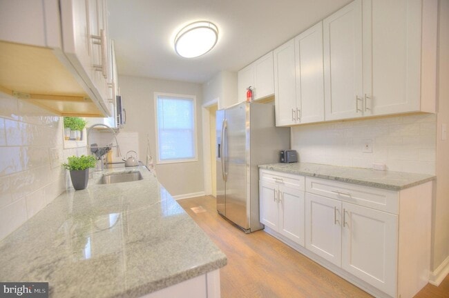 Building Photo - 2708 Oakley Ave