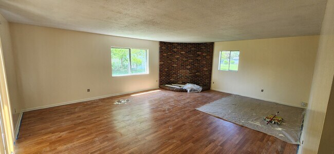 Building Photo - 3223 Sudbury St