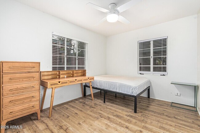 Building Photo - 1416 S College Ave