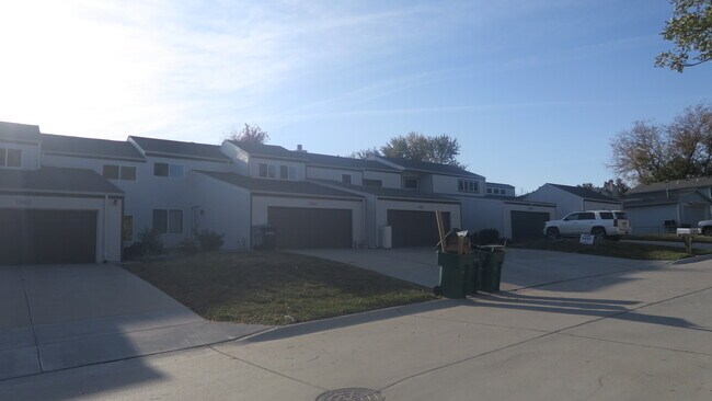 Building Photo - 13807 Greenfield Rd