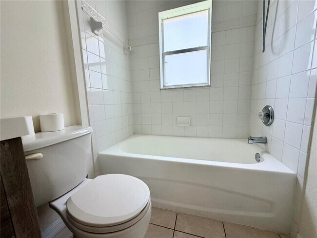 Building Photo - 7838 Carriage Pointe Dr