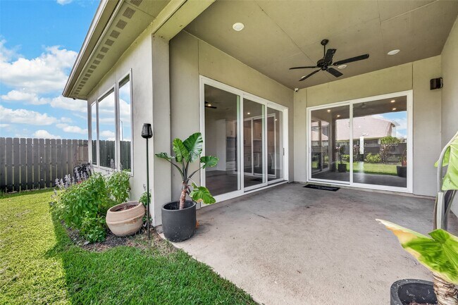 Building Photo - 616 Cape Capri Dr