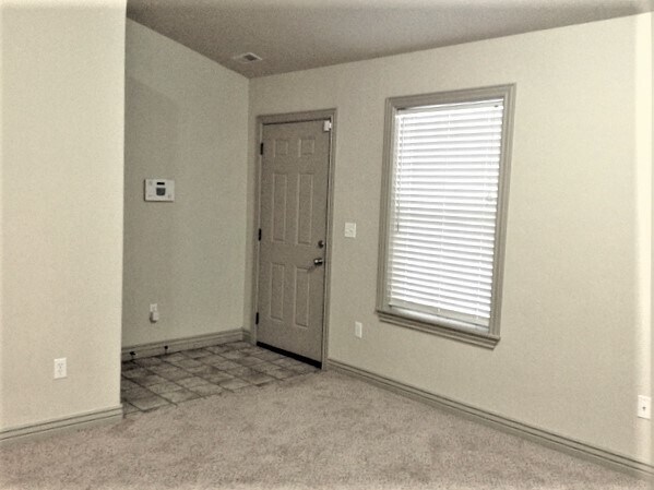 Building Photo - 186 Westgate Ln
