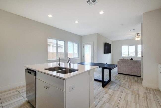 Building Photo - 413 White Steppe Way