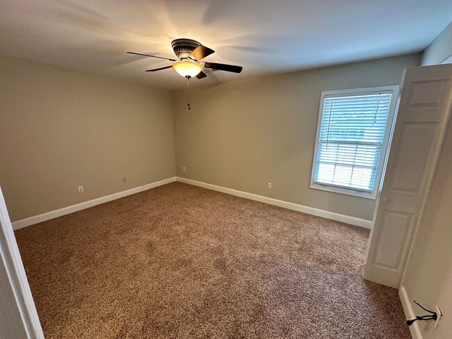 Building Photo - Beautifully Updated Townhome in the Heart of Clemson