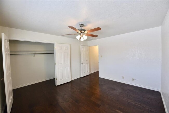 Building Photo - 113 Rhonda Dr