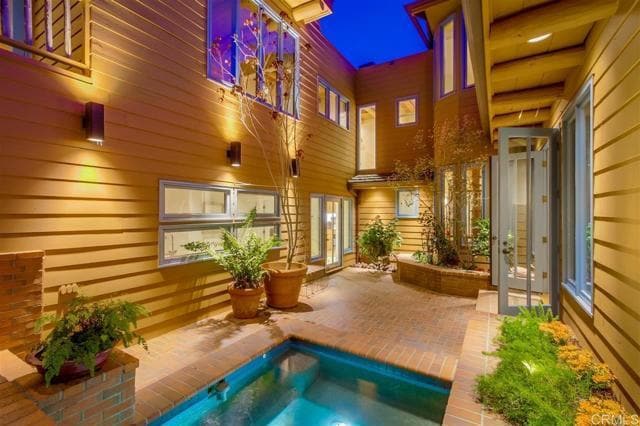 Building Photo - 2027 Glasgow Ave